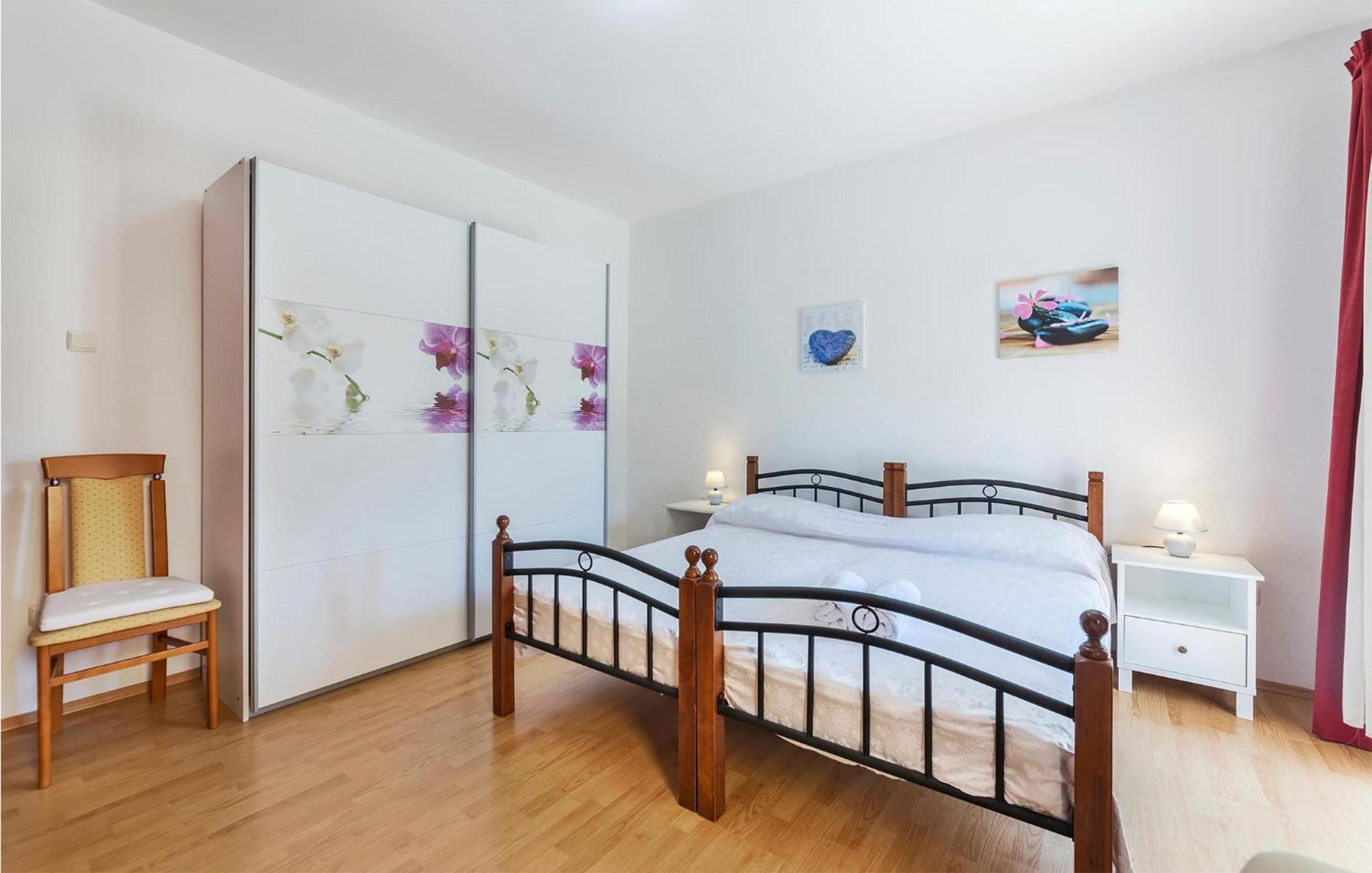 2 Bedroom Beautiful Apartment In Valtura ภายนอก รูปภาพ