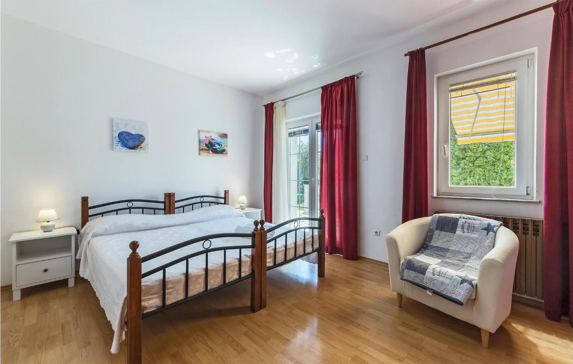 2 Bedroom Beautiful Apartment In Valtura ภายนอก รูปภาพ